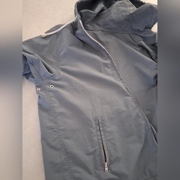 Brandy Melville- J. Galt Shanghai/ Gray Hooded Zip-Up Jacket/ US S - Picture 7 of 13